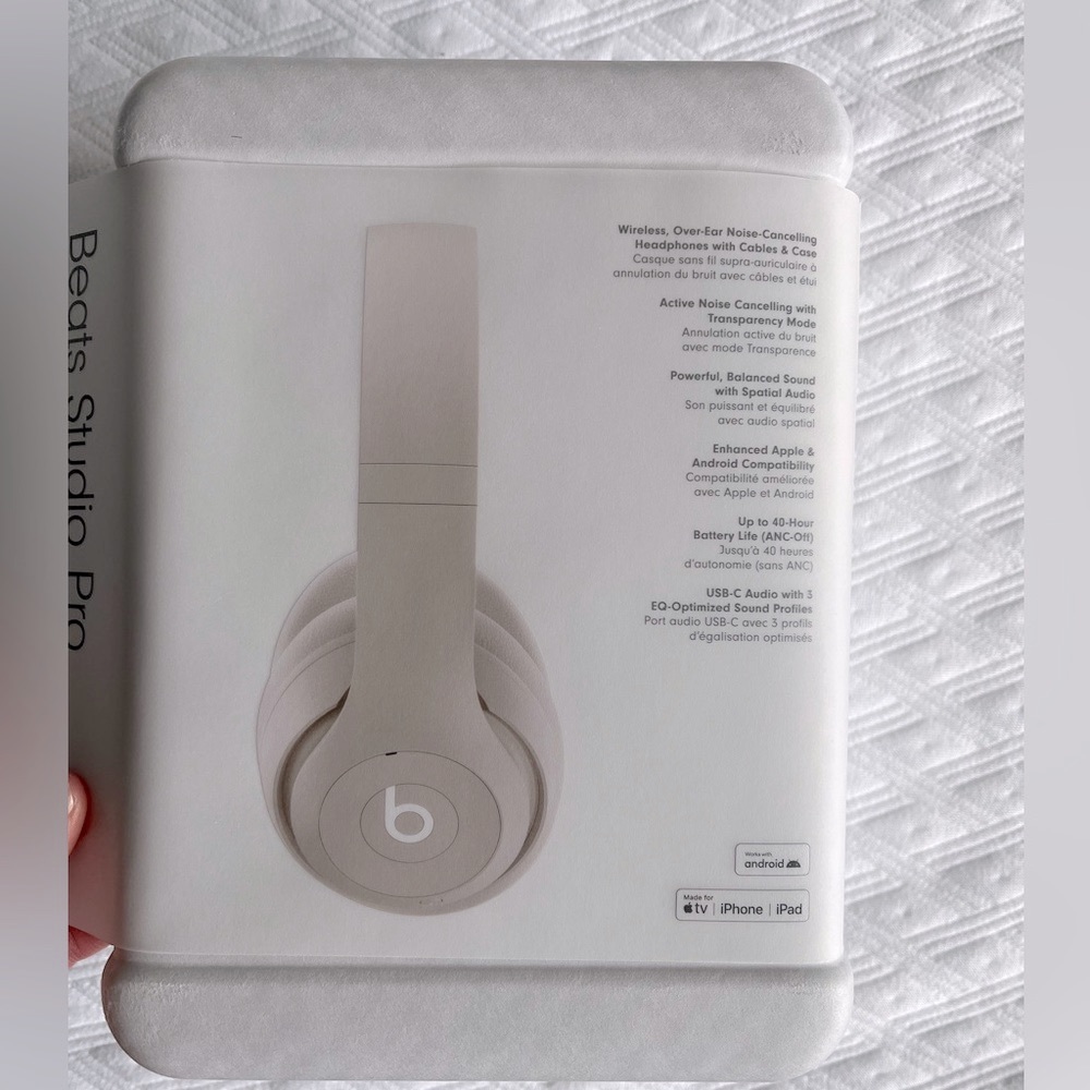 Beats Studio pro headphones 🎧 - Picture 2 of 11